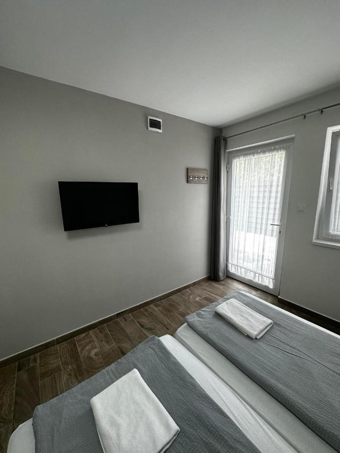 Апартаменти Freedom Apartman Морахалом Екстер'єр фото